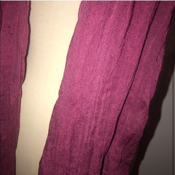 Bundle of two scarves. Green floral scrunched scarf and dark pink/ mauve scarf - Picture 4 of 5